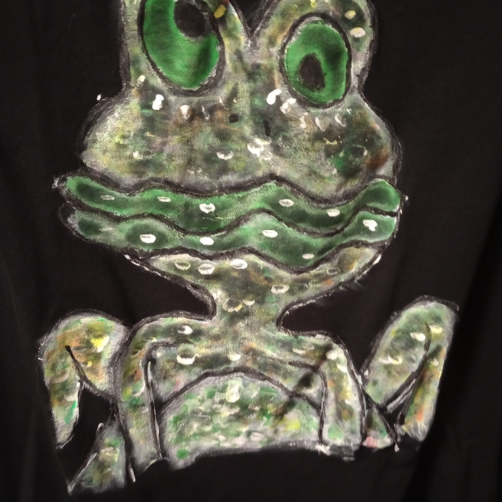 2 Xl Gildan Black Tee with Artistic Green Frog